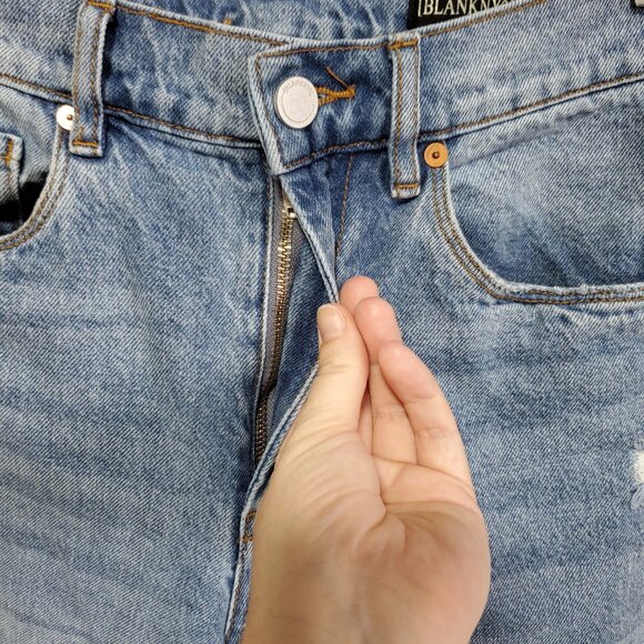 BLANK NYC Barrel Leg Jeans Cropped Ankle Raw Hem Hi-Rise Blue Women's 28 x 26 - Picture 4 of 16